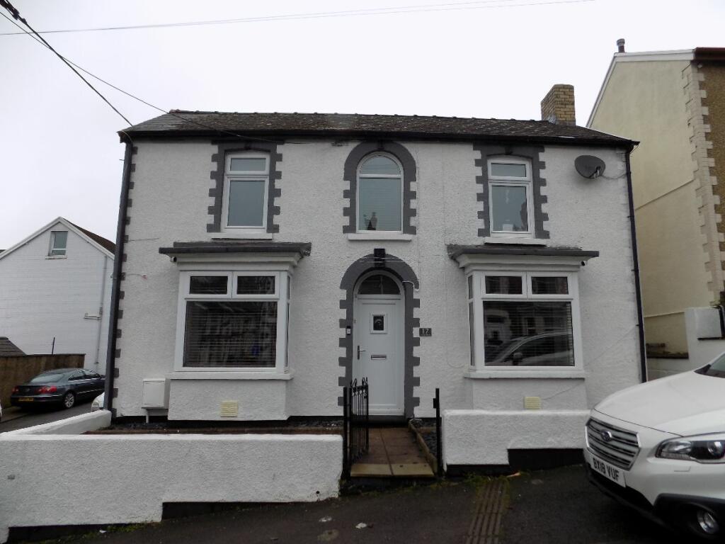 3 bedroom semidetached house for sale in Cwm Cottage Road, Abertillery