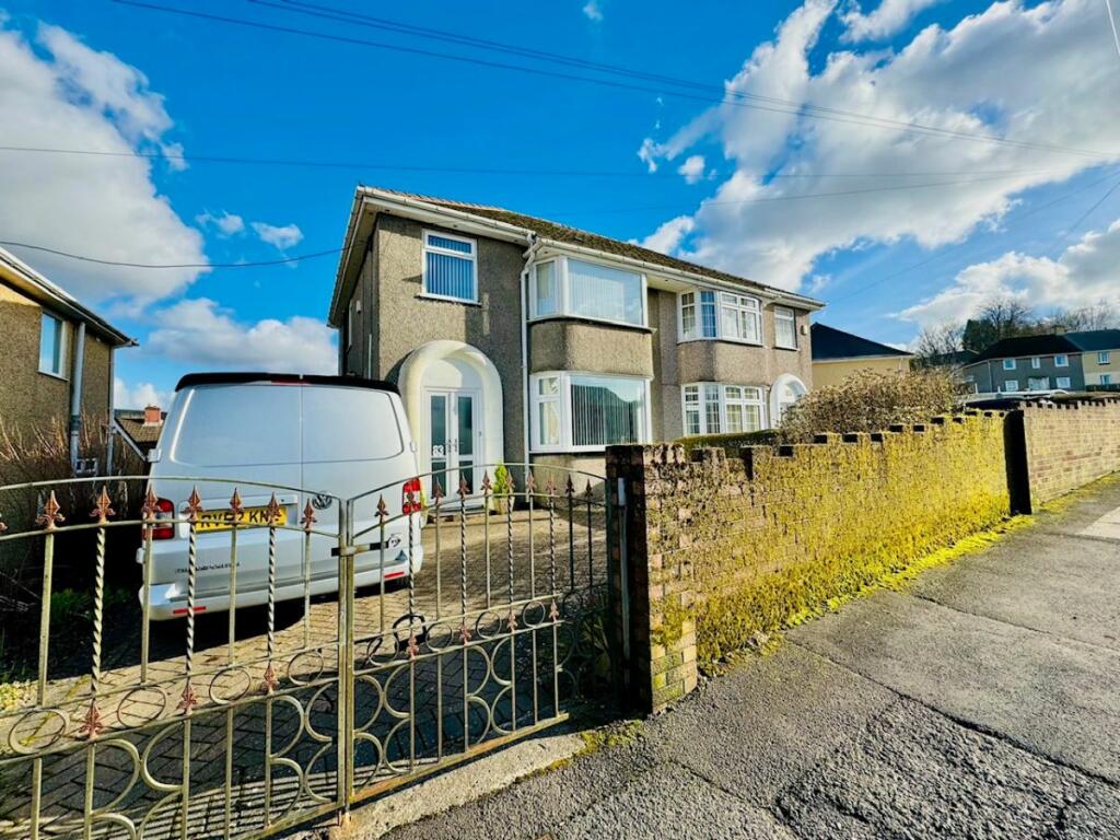 3 bedroom semidetached house for sale in Tredegar Road, Ebbw Vale, NP23