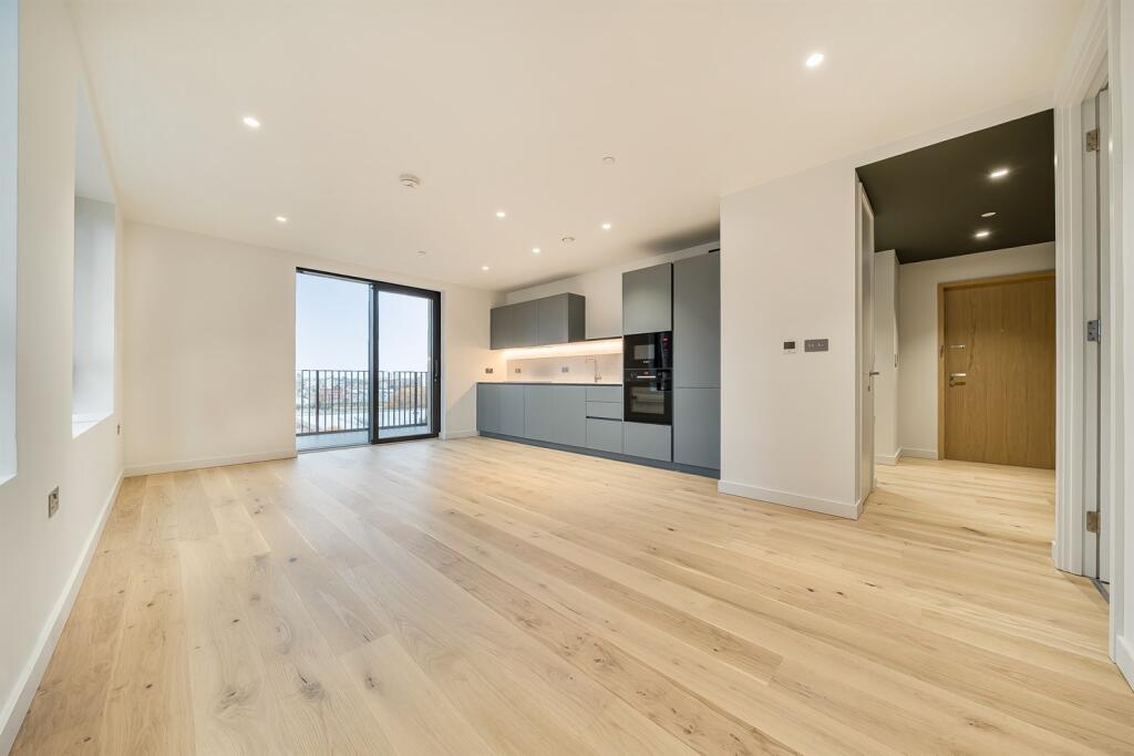 Main image of property: Peninsula Gardens, Mabyn Lane, Lower Riverside, Greenwich Peninsula, SE10