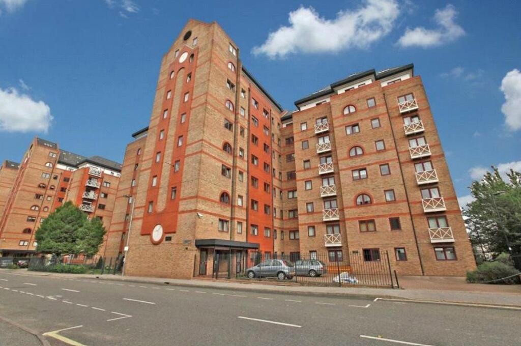 2 Bedroom Apartment For Rent In Sailmakers Court London Sw6 