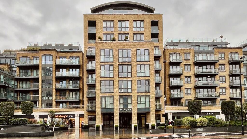 Main image of property: Kew Bridge Road, Brentford, London, TW8