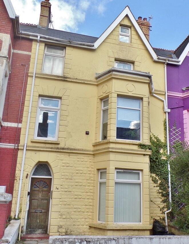2 bedroom ground floor flat for sale in Mary Street, Porthcawl, South