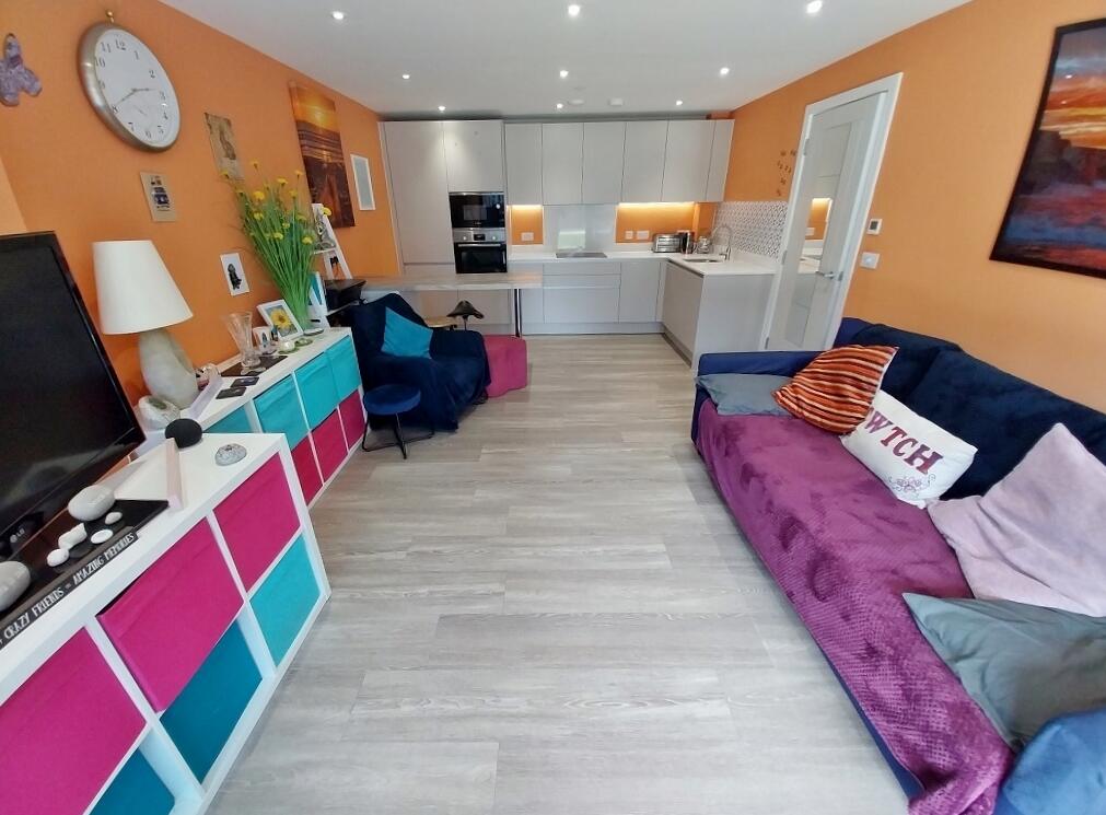 Additional property image - Rest Bay, Porthcawl, Bridgend (County of), CF36