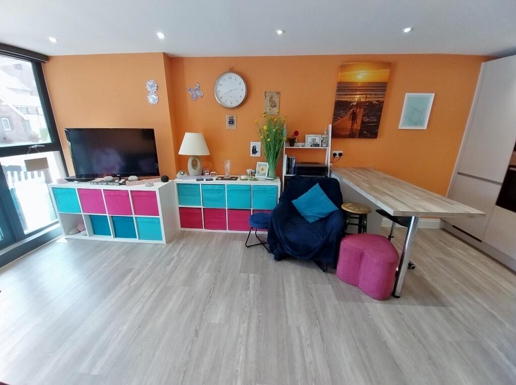 Additional property image - Rest Bay, Porthcawl, Bridgend (County of), CF36