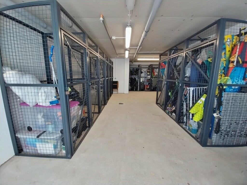 Additional property image - Rest Bay, Porthcawl, Bridgend (County of), CF36