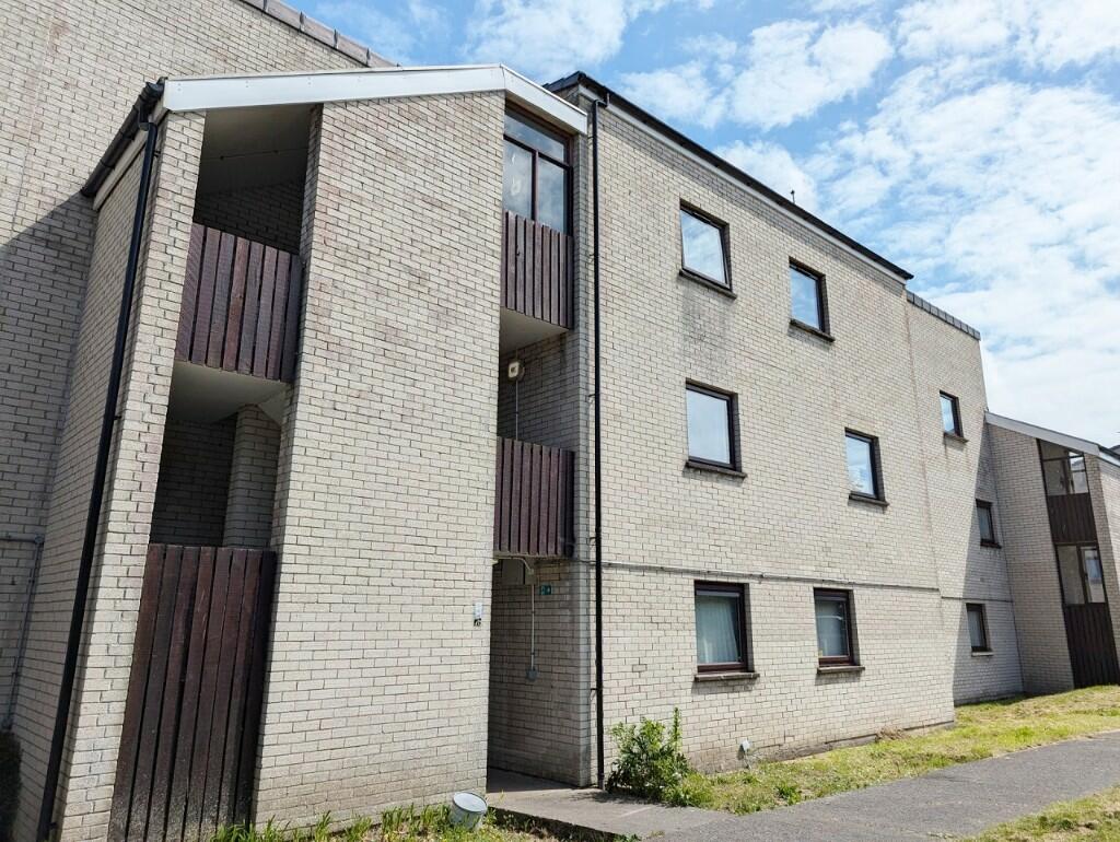 2 bedroom apartment for sale in Lake View Close, Porthcawl, South