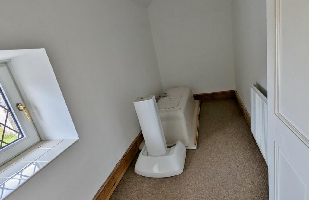 Additional property image - Wigfach House, Wigfach, Llaleston, CF32 0NH