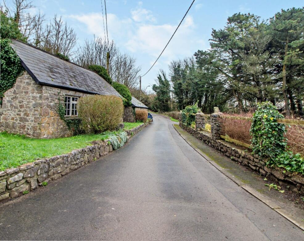 Additional property image - Wigfach House, Wigfach, Llaleston, CF32 0NH