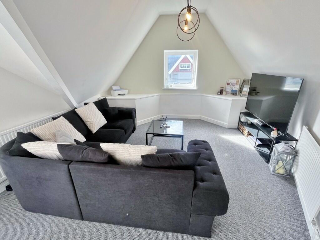 Additional property image - Esplanade Avenue, Porthcawl, Bridgend (County of), CF36