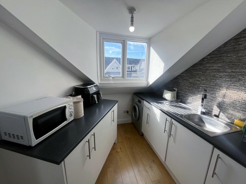 Additional property image - Esplanade Avenue, Porthcawl, Bridgend (County of), CF36