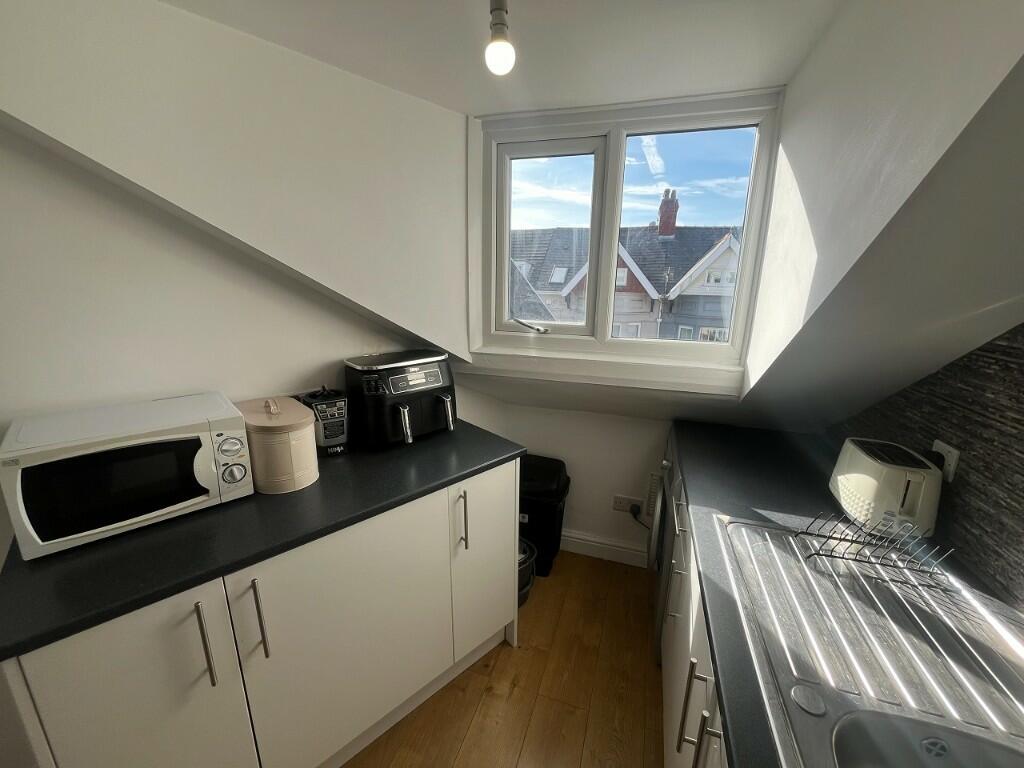 Additional property image - Esplanade Avenue, Porthcawl, Bridgend (County of), CF36