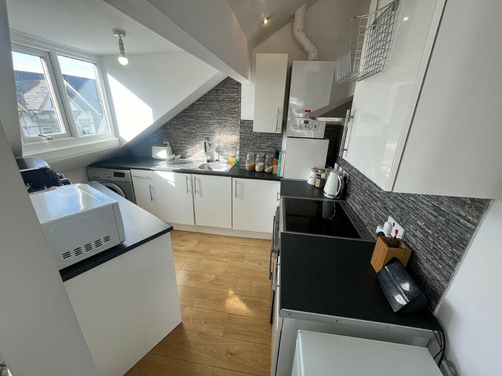 Additional property image - Esplanade Avenue, Porthcawl, Bridgend (County of), CF36