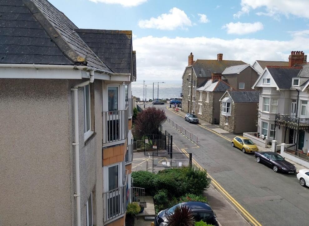 Additional property image - Esplanade Avenue, Porthcawl, Bridgend (County of), CF36