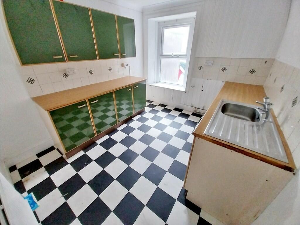 Additional property image - Well Street, Porthcawl, Bridgend (County of), CF36