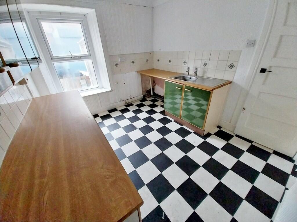 Additional property image - Well Street, Porthcawl, Bridgend (County of), CF36