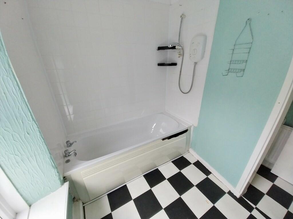 Additional property image - Well Street, Porthcawl, Bridgend (County of), CF36