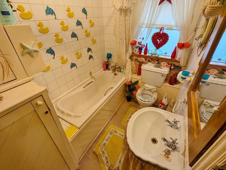 Additional property image - New Road, Porthcawl, South Glamorgan, Bridgend (County of), CF36