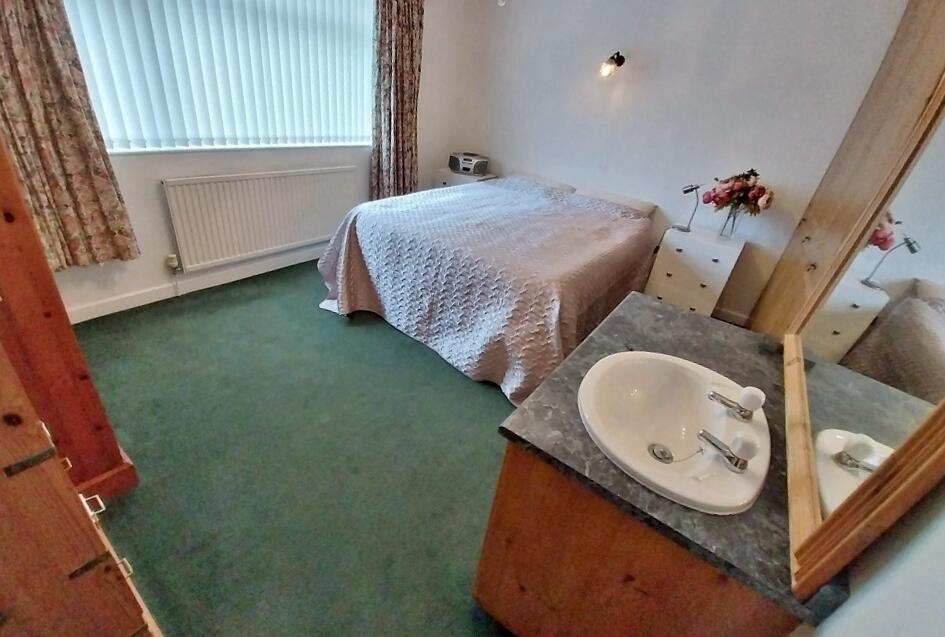 Additional property image - Heol-y-parc, CF33