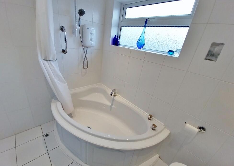 Additional property image - Heol-y-parc, CF33