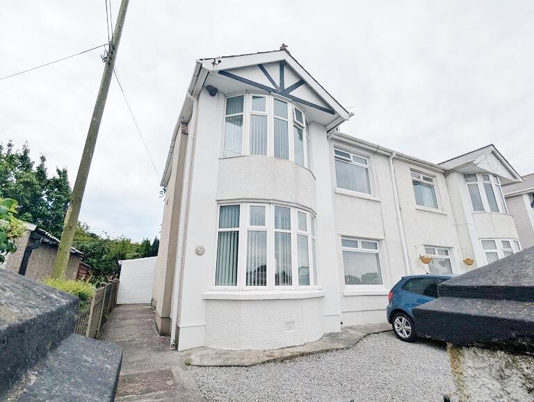Main image of property: Heol Las, CF33