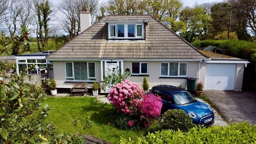 Main image of property: Penwarne Close, Mawnan Smith