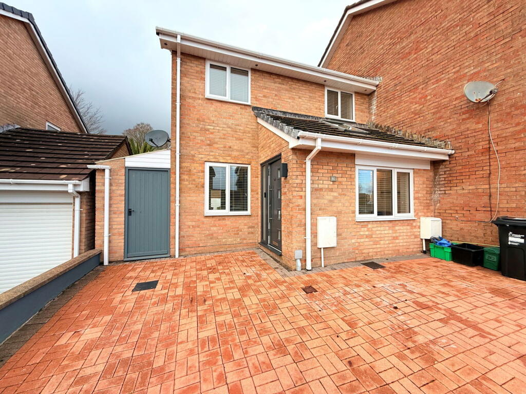 Main image of property: Polmennor Road,Falmouth,TR11 5UY