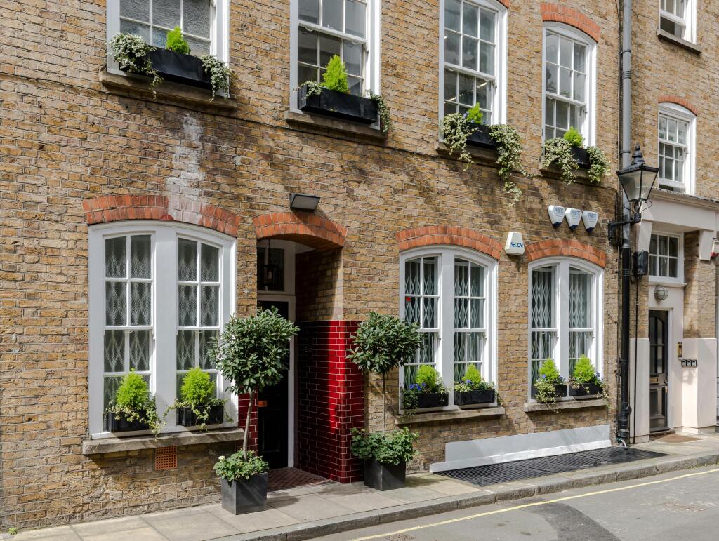 9 Berners Place3.jpg