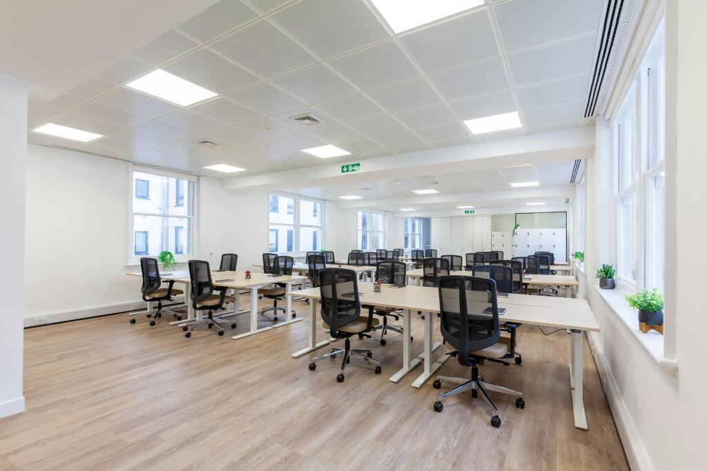 1921 Great Portland Street  3rd Floor 02.jpg