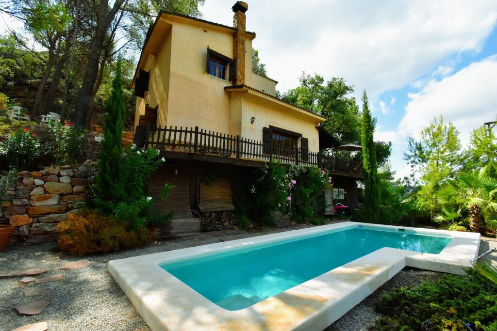 Main image of property: Valencia, Valencia, Serra