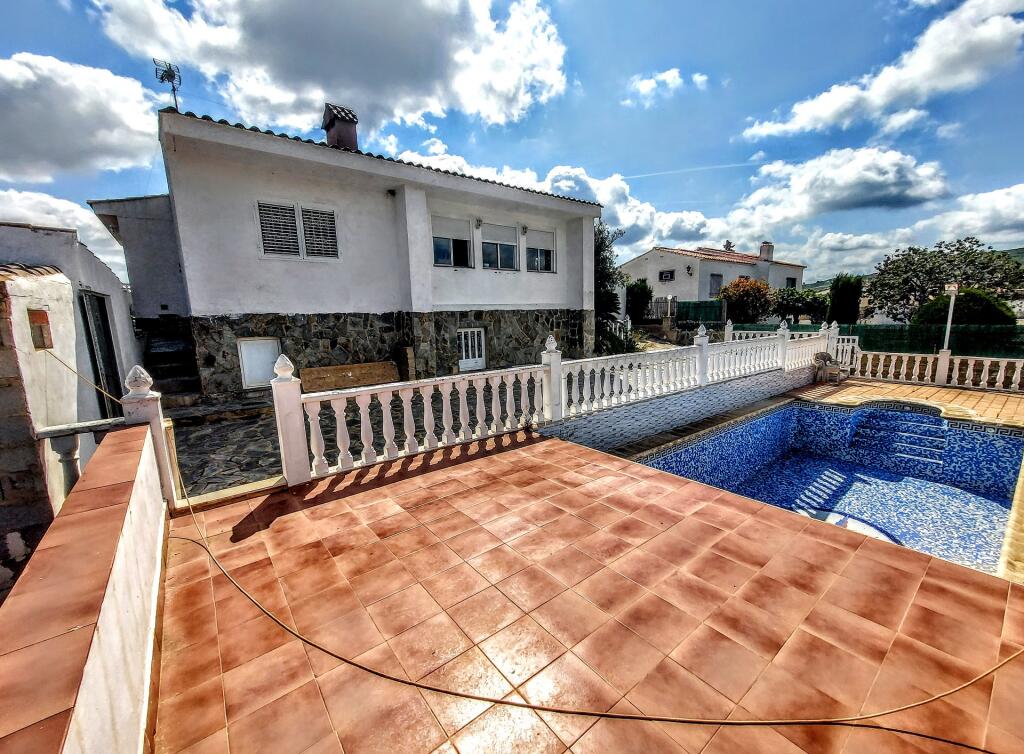 Main image of property: Valencia, Valencia, Turís