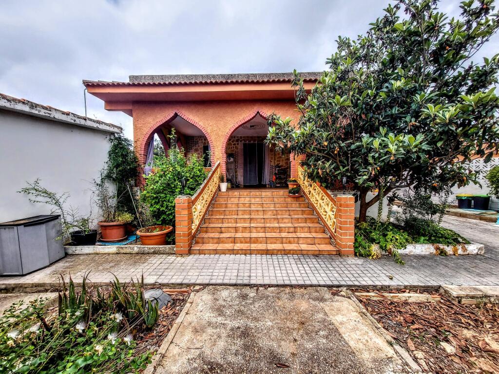 Main image of property: Valencia, Valencia, Montroy