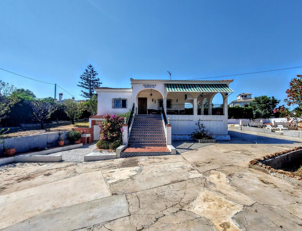 Main image of property: Valencia, Valencia, Vilamarxant