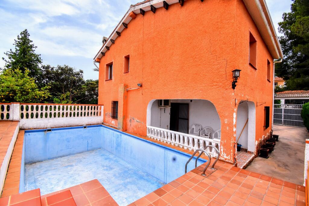 Main image of property: Valencia, Valencia, Montroy