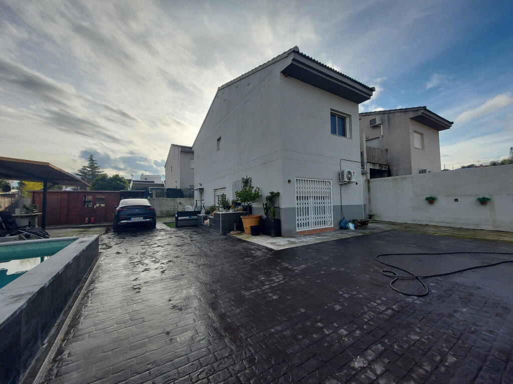 Main image of property: Valencia, Valencia, Montserrat