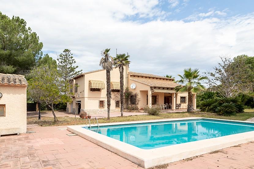 8 bedroom villa for sale in Valencia, Valencia, L`eliana, Spain