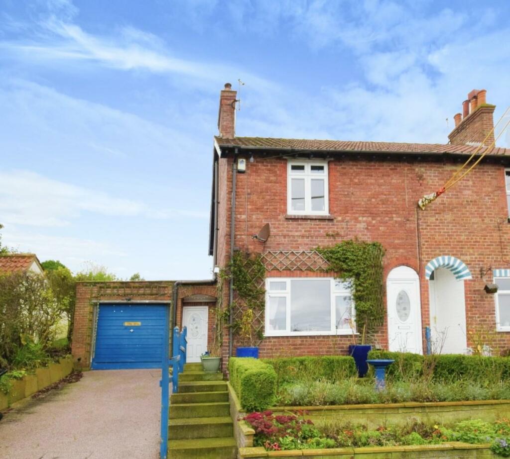 3 bedroom semidetached house for sale in Church Hill, Reighton, Filey