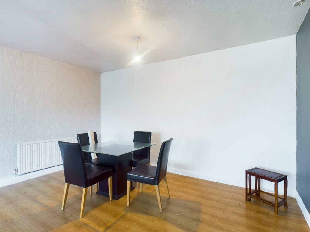 3 bedroom flat for sale in Queen Street, Filey, YO14