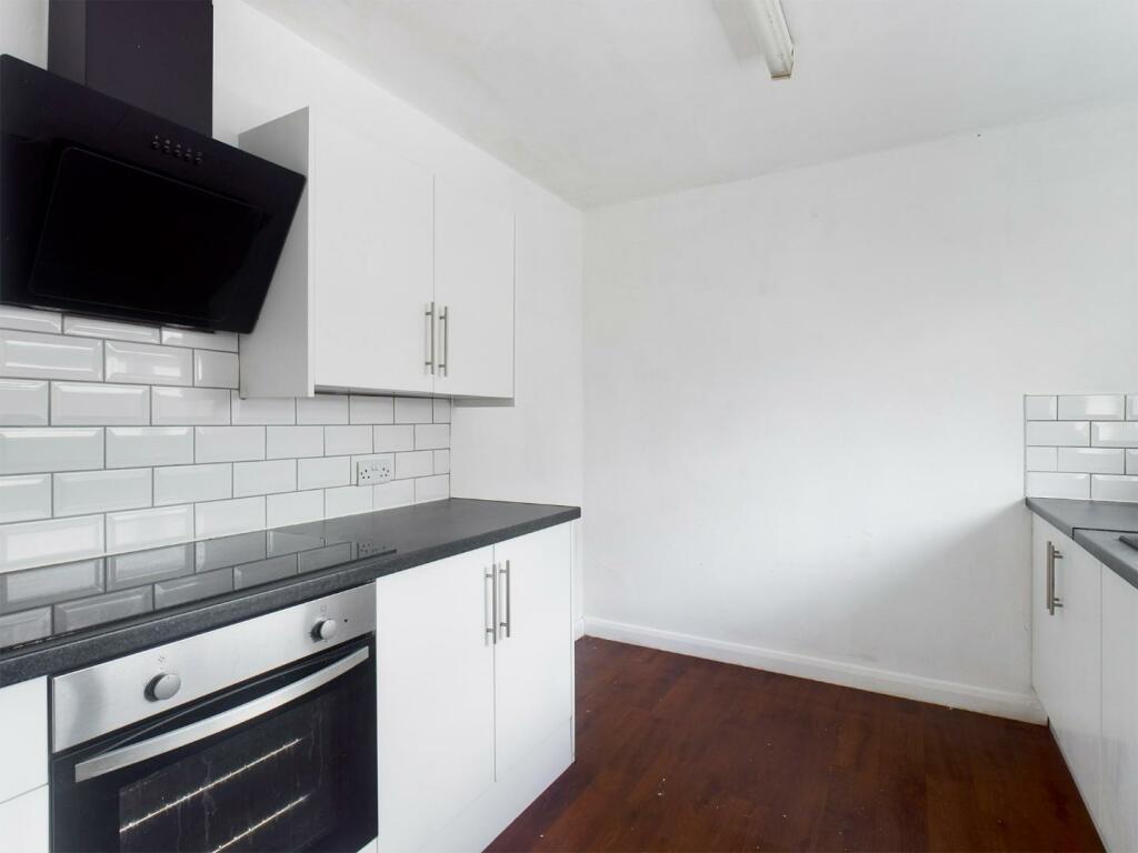 3 bedroom flat for sale in Queen Street, Filey, YO14