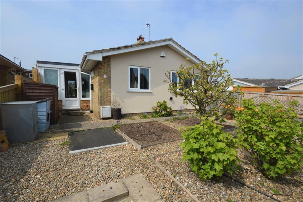 3 bedroom detached bungalow for sale in Manor Gardens, Hunmanby, Filey, YO14 0PT, YO14