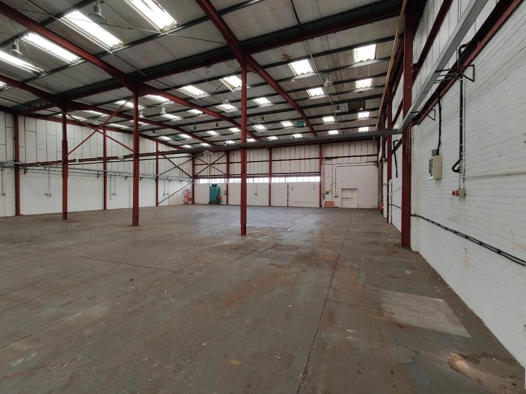 Light industrial facility to lease in Unit 12 Castlegrove Business Park