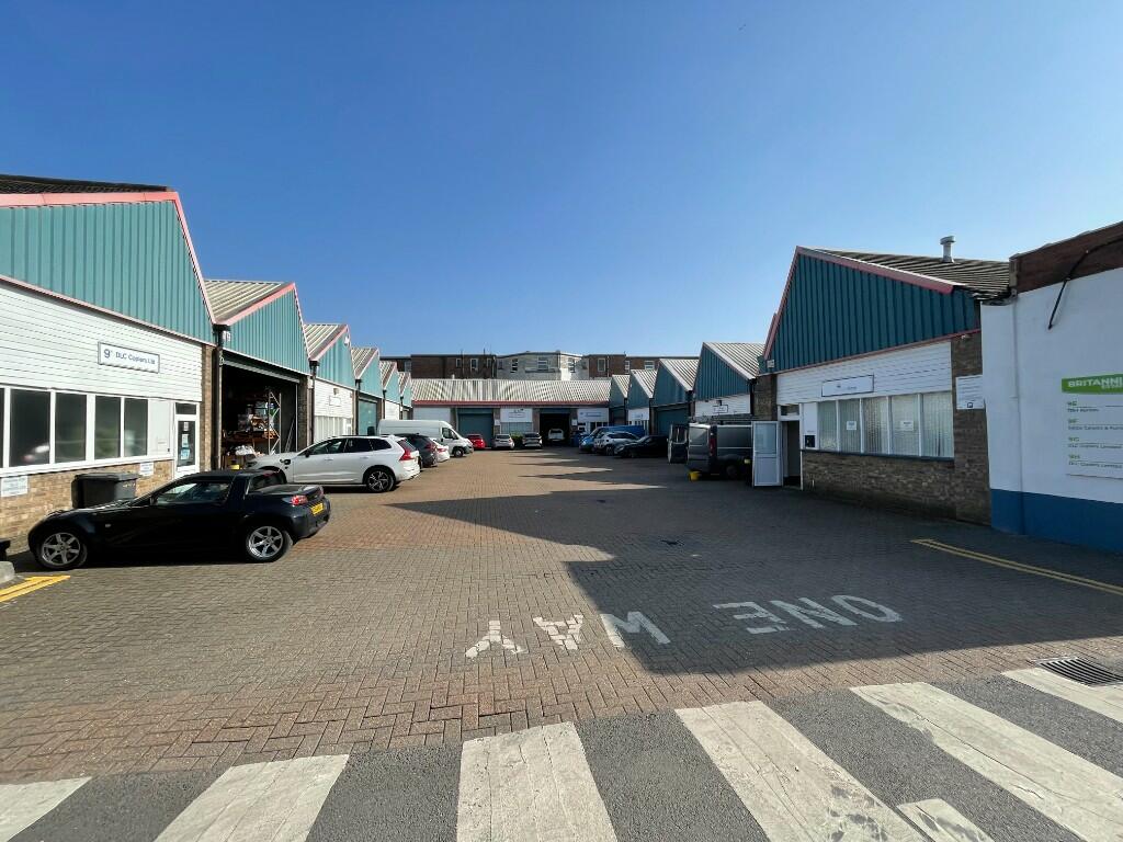 Light industrial facility to lease in 9A Britannia Estate, Leagrave