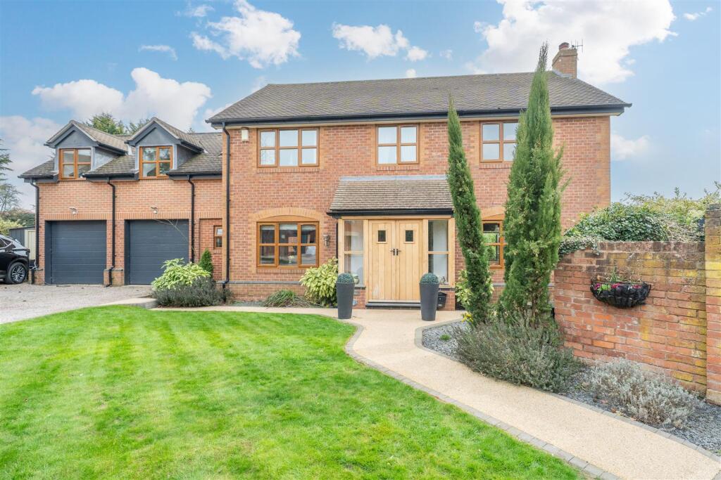 Main image of property: Broad Oak, Cedar View, Broadwas, WR6 5NE