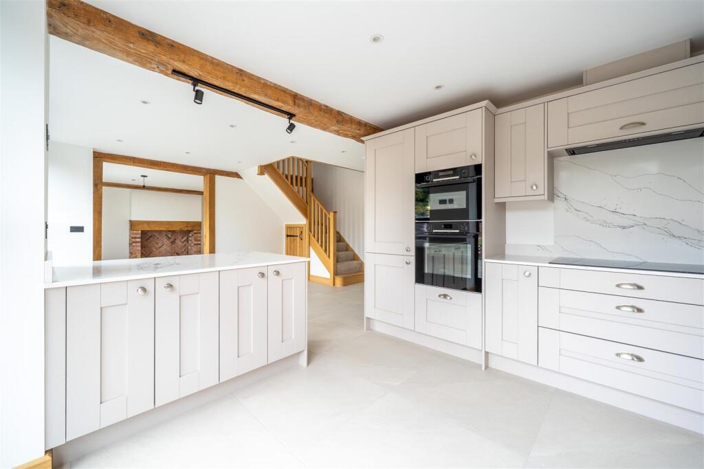 Main image of property: The Granary, Wyneyards Barns, Lineholt, Ombersley, WR9 0LQ