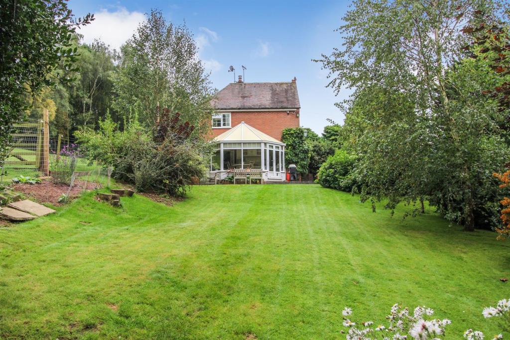 5 Bedroom Detached In Bugle Gate Lincomb Worcestershire Yuvoh