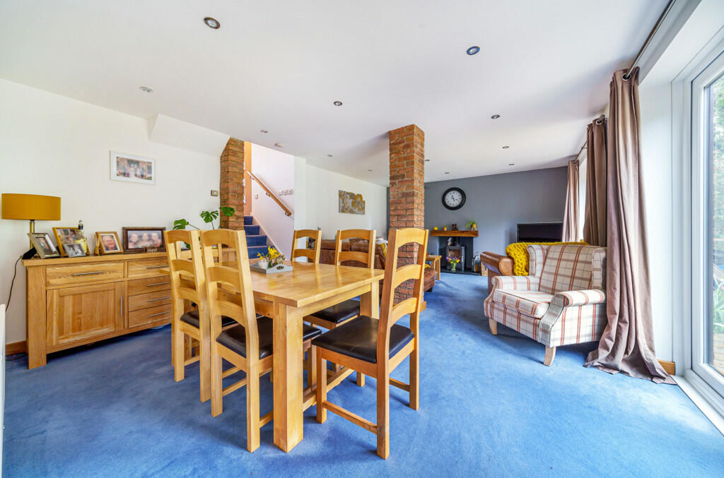 3 bedroom detached house for sale in Pitmore Road, Allbrook, Hampshire