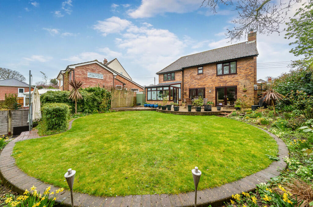 3 bedroom detached house for sale in Pitmore Road, Allbrook, Hampshire