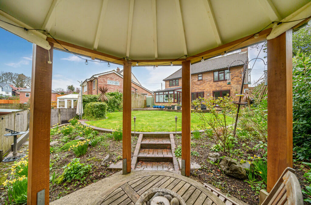 3 bedroom detached house for sale in Pitmore Road, Allbrook, Hampshire