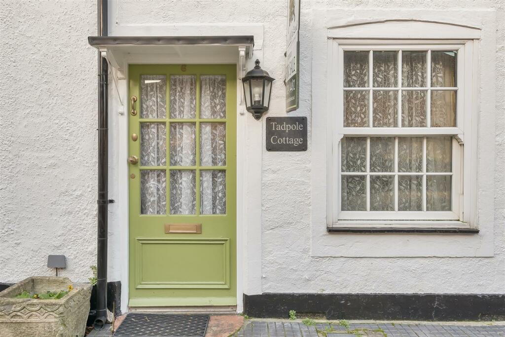 2 bedroom terraced house for sale in Frog Lane, Titchfield, PO14