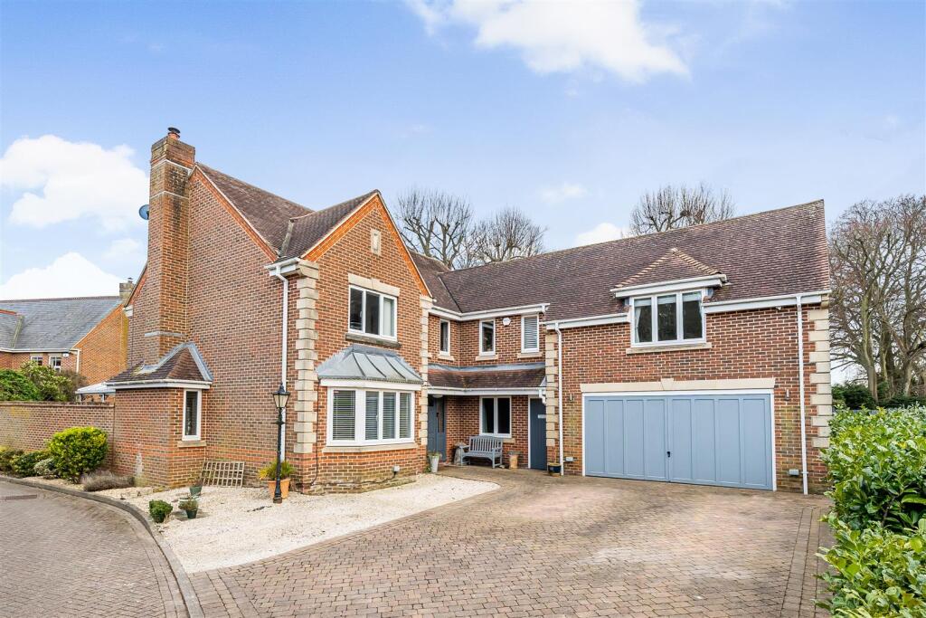 Main image of property: The Cedars, Fareham