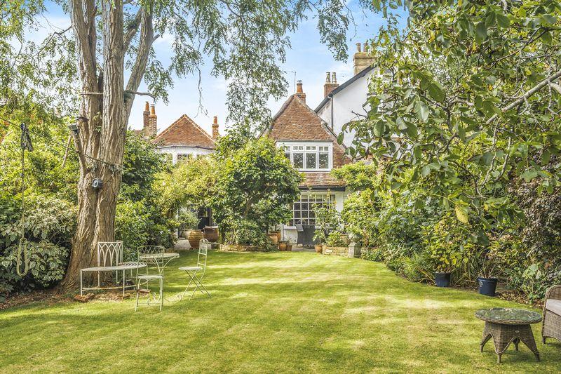 6 bedroom detached house for sale in The Square, Titchfield Village, PO14